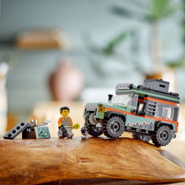 60447 LEGO® Off-Road 4X4 Mountain Truck - Image 4