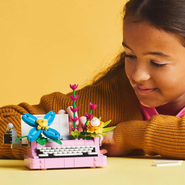 31169 LEGO® Typewriter With Flowers 205152 - Image 3